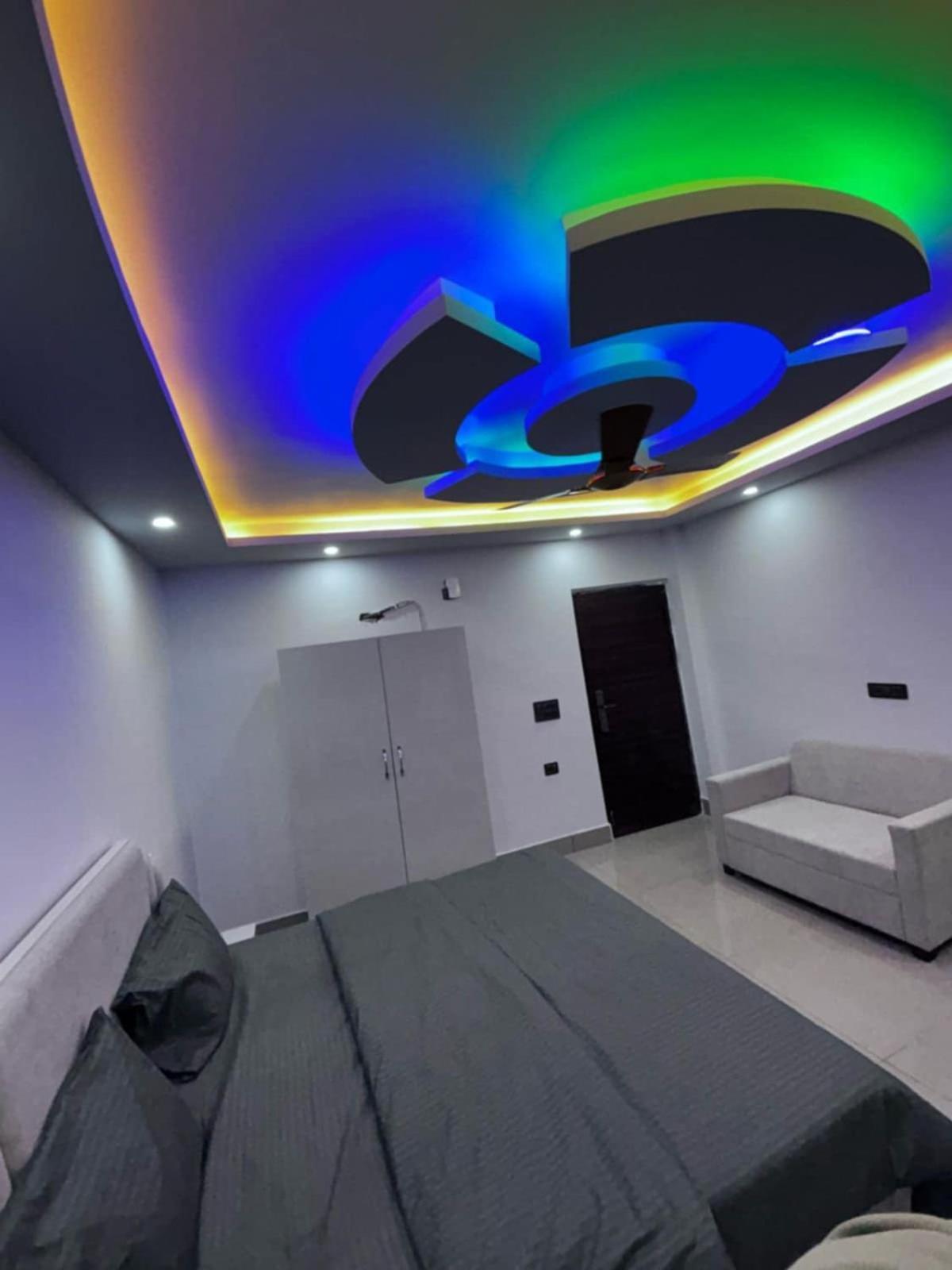 Hotel Paradise Palm Ришикеш Экстерьер фото